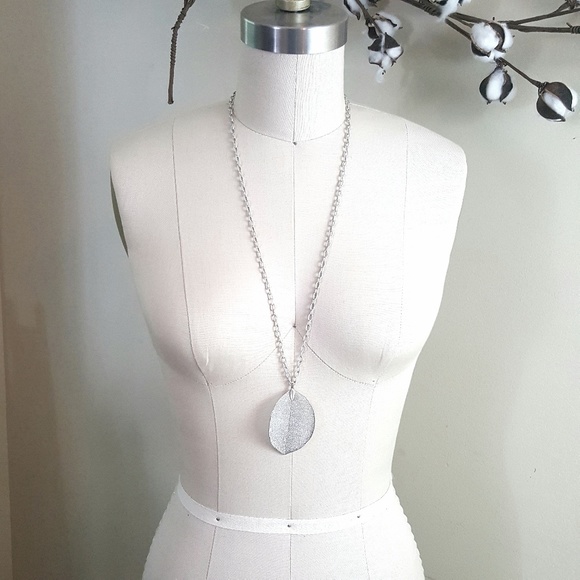 Lovely Long Silver Dipped Leaf Charm Necklace - Picture 2 of 8